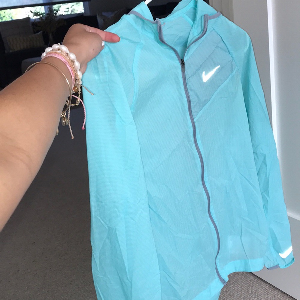 Nike running windbreaker